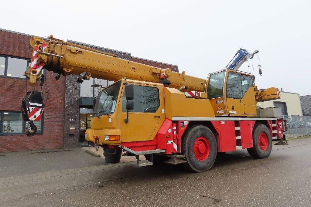 Liebherr LTM 1030-2.1 - Cần cẩu mọi địa hình: hình 1 Liebherr LTM 1030-2.1 - Cần cẩu mọi địa hình: hình 1