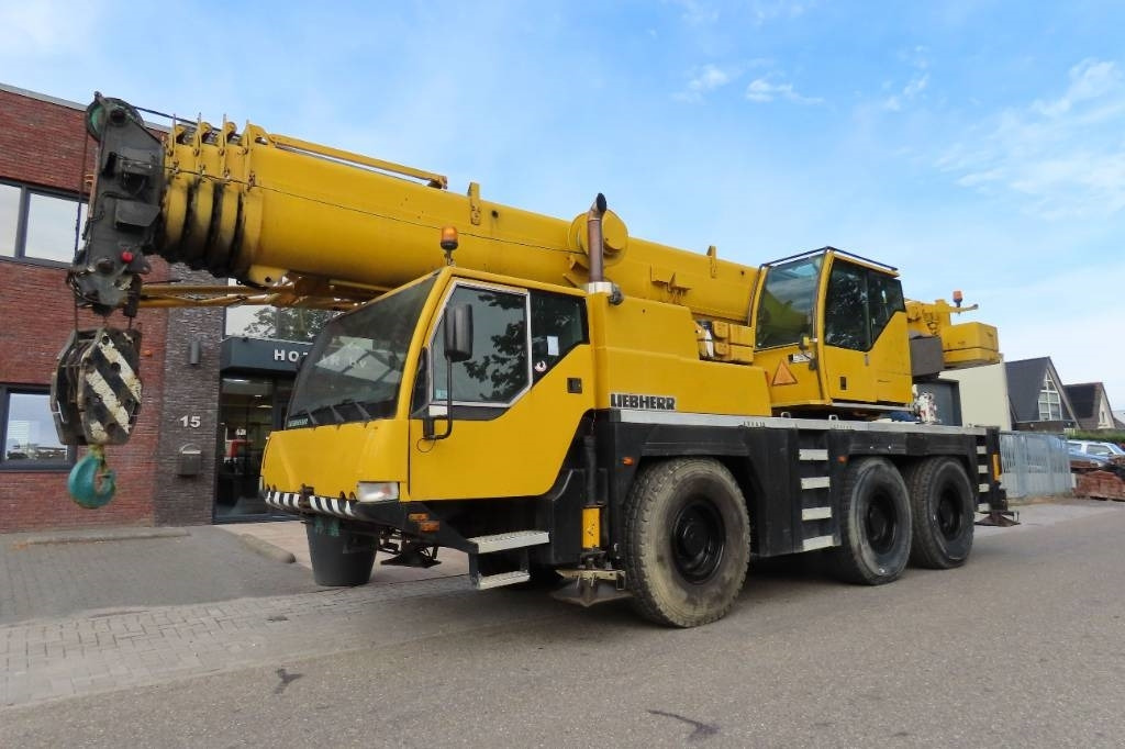 Liebherr LTM 1055-1 - Cần cẩu mọi địa hình: hình 1 Liebherr LTM 1055-1 - Cần cẩu mọi địa hình: hình 1