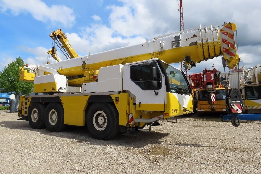 Liebherr LTM 1055-3.2 - Cần cẩu mọi địa hình: hình 2 Liebherr LTM 1055-3.2 - Cần cẩu mọi địa hình: hình 2
