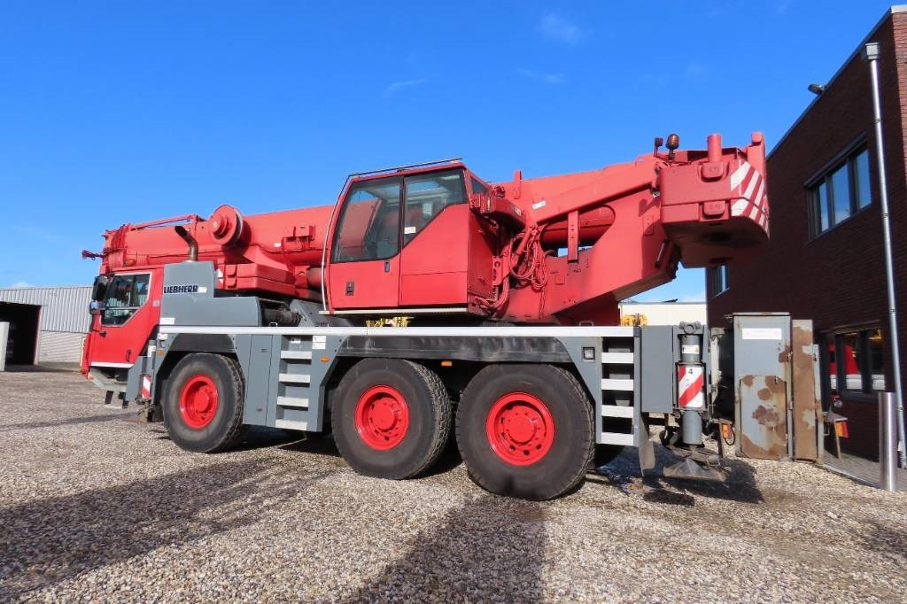Liebherr LTM 1055-3.2 - Cần cẩu mọi địa hình: hình 4 Liebherr LTM 1055-3.2 - Cần cẩu mọi địa hình: hình 4