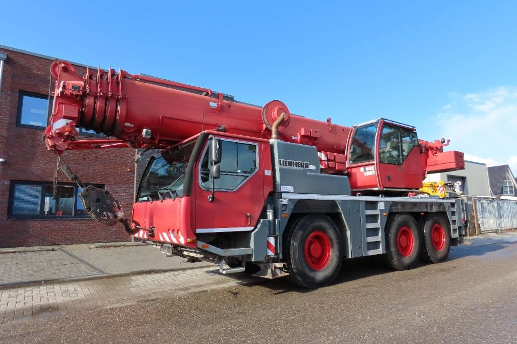 Liebherr LTM 1055-3.2 - Cần cẩu mọi địa hình: hình 1 Liebherr LTM 1055-3.2 - Cần cẩu mọi địa hình: hình 1
