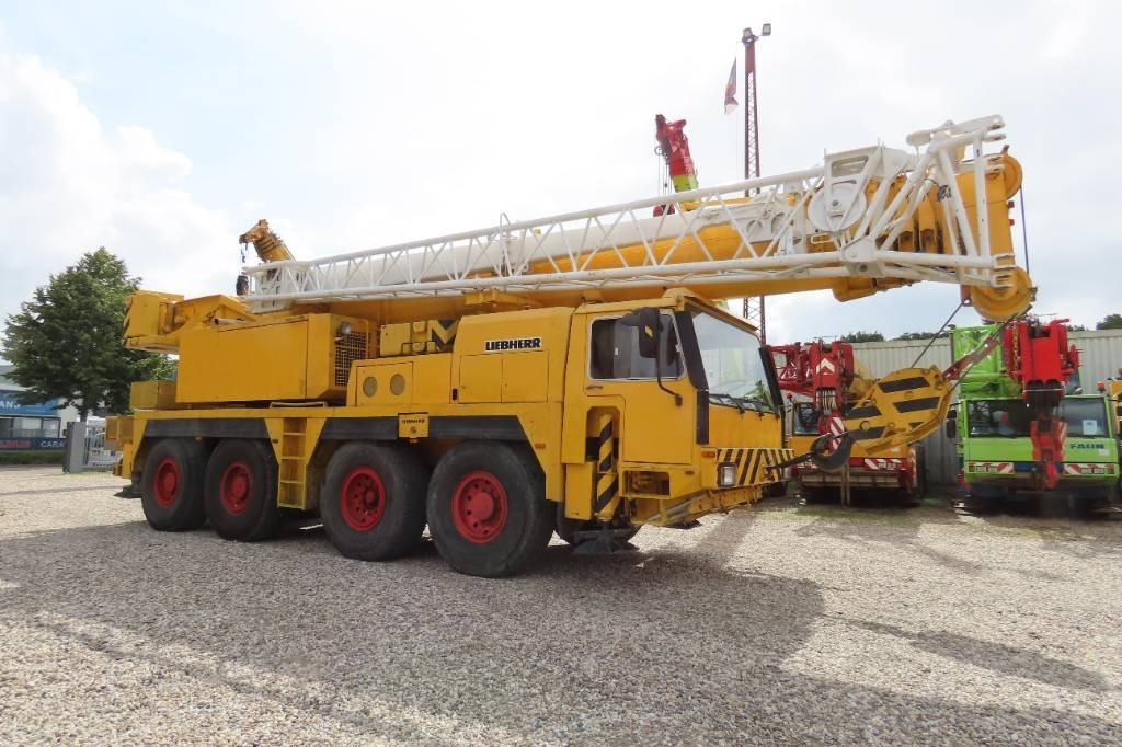 Liebherr LTM 1070-1 - Cần cẩu mọi địa hình: hình 2 Liebherr LTM 1070-1 - Cần cẩu mọi địa hình: hình 2