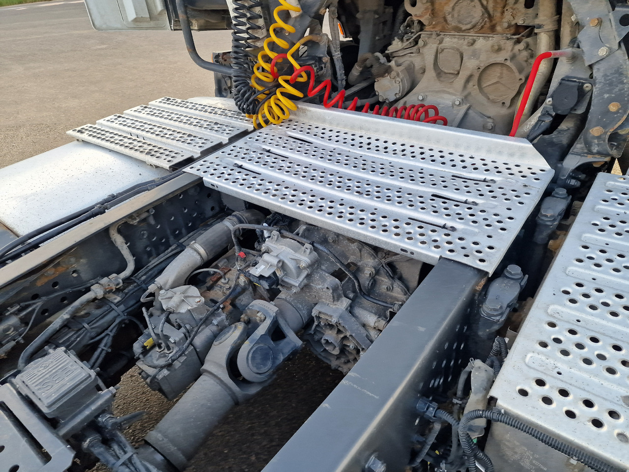 MERCEDES-BENZ Actros 1845 Retarder - Xe đầu kéo: hình 5 MERCEDES-BENZ Actros 1845 Retarder - Xe đầu kéo: hình 5