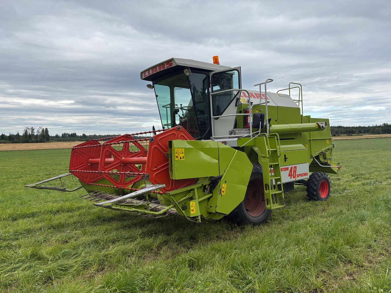 Claas Dominator 48 speazial - Máy gặt đập: hình 1 Claas Dominator 48 speazial - Máy gặt đập: hình 1