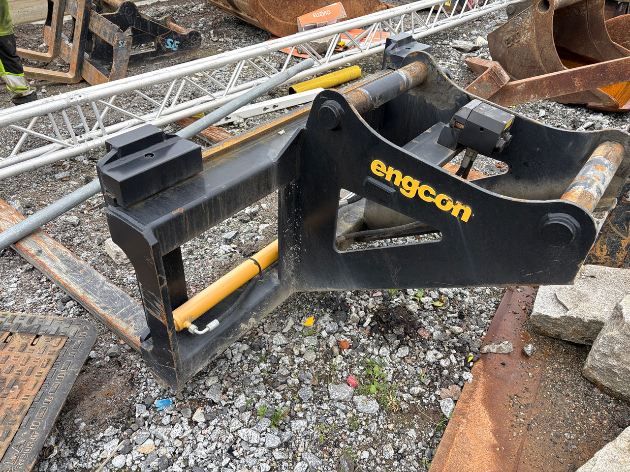 Engcon - Chĩa cho Máy móc xây dựng: hình 1 Engcon - Chĩa cho Máy móc xây dựng: hình 1