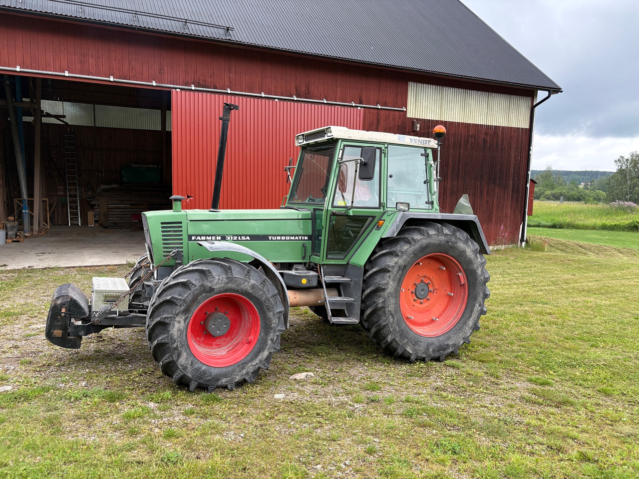 Fendt 312 LSA - Máy cày: hình 1 Fendt 312 LSA - Máy cày: hình 1