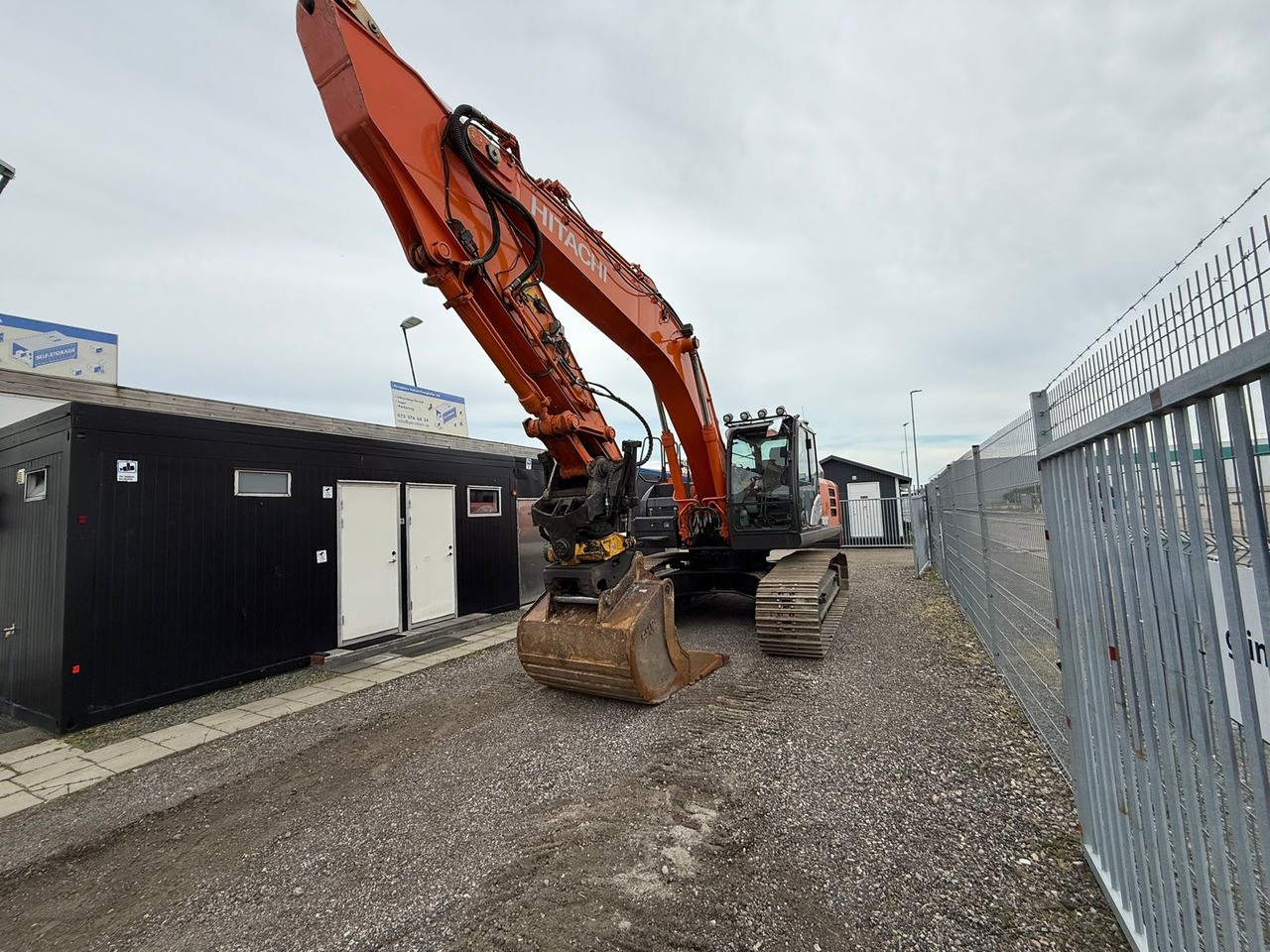 Hitachi ZX300LC-6 - Máy xúc: hình 1 Hitachi ZX300LC-6 - Máy xúc: hình 1