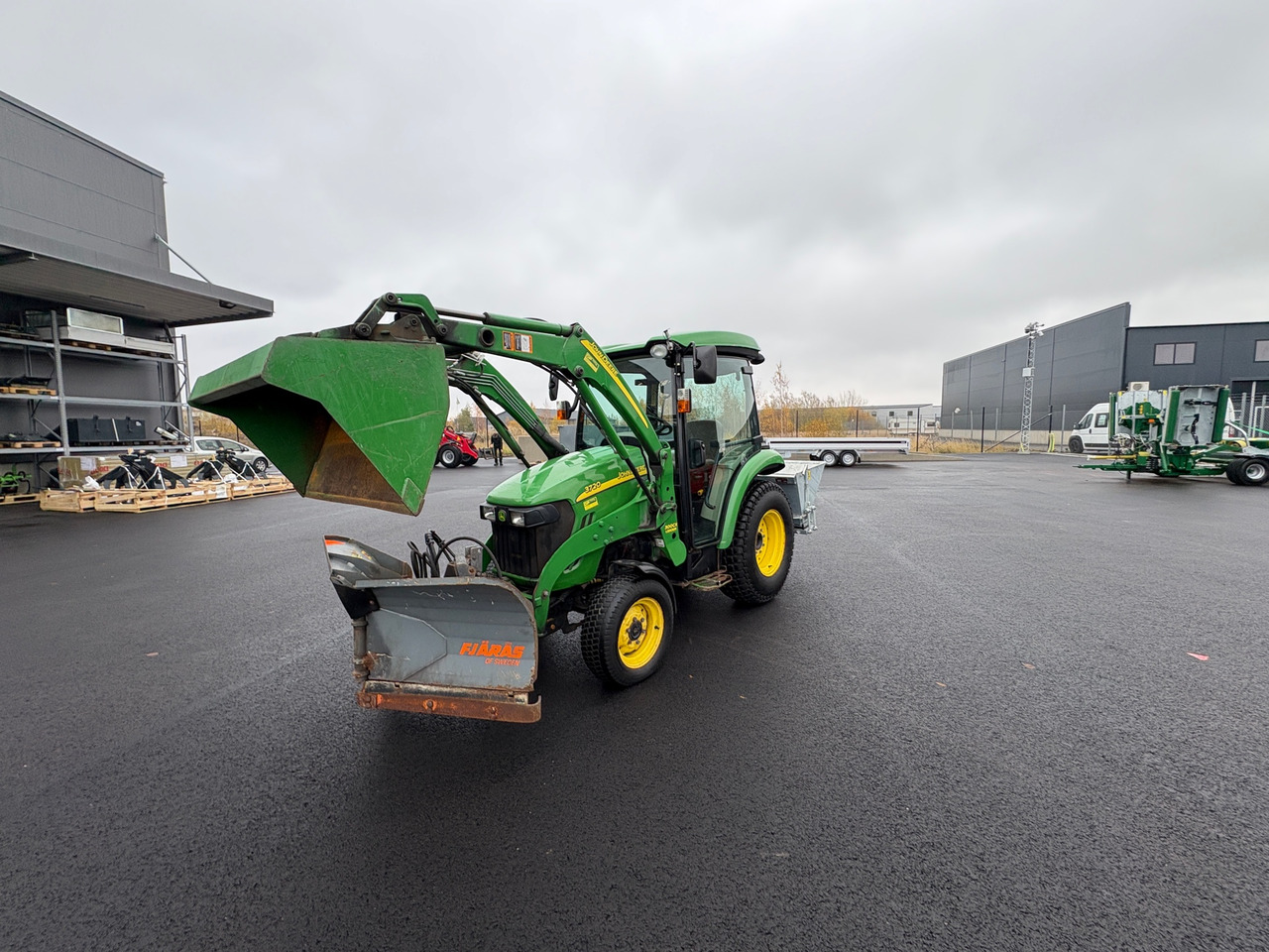 John Deere 3720 - Máy cày: hình 1 John Deere 3720 - Máy cày: hình 1