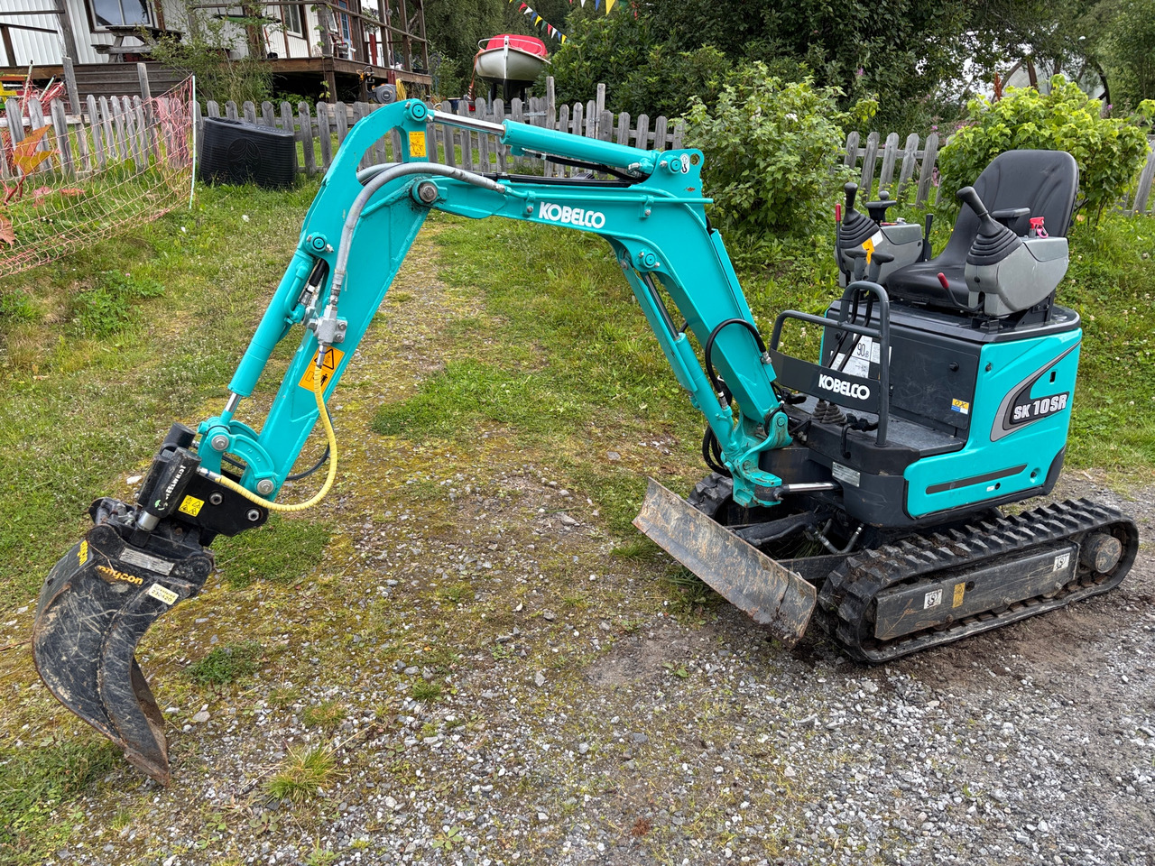 Kobelco SK10SR-2E - Máy xúc: hình 1 Kobelco SK10SR-2E - Máy xúc: hình 1