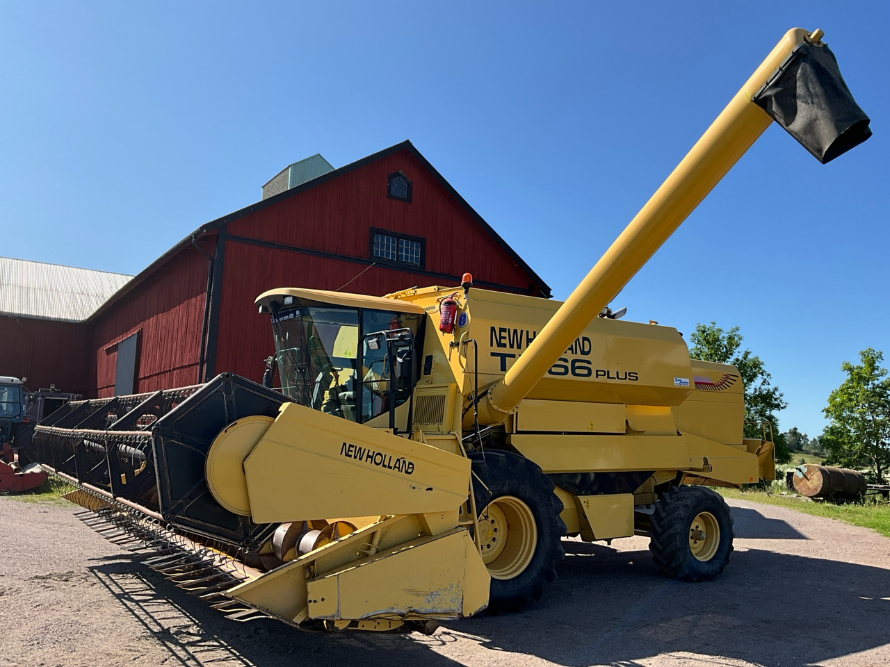 New Holland TX66 Plus - Máy gặt đập: hình 1 New Holland TX66 Plus - Máy gặt đập: hình 1