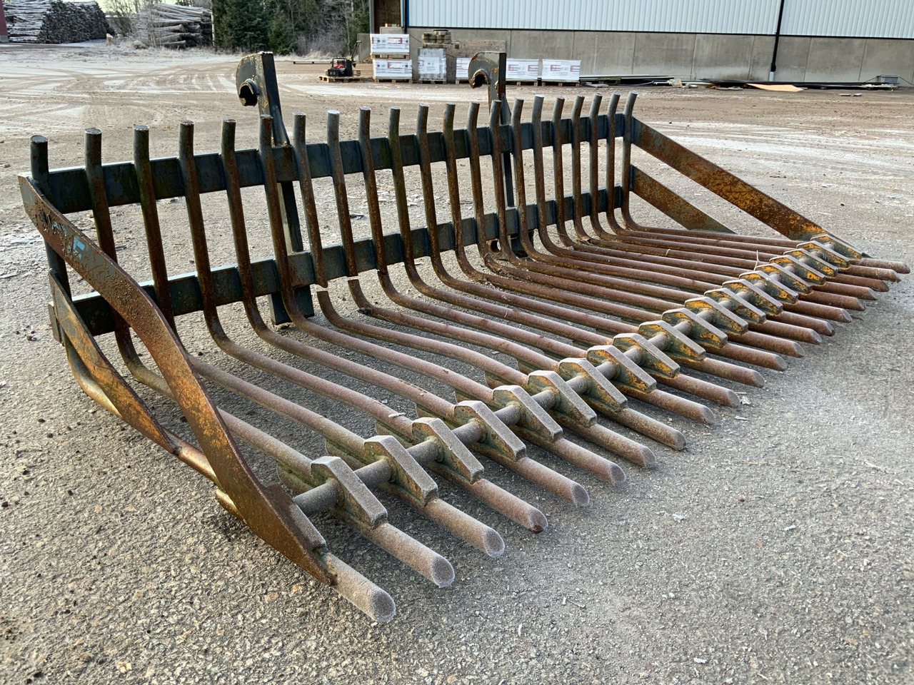 SF - Gầu cho Máy móc nông nghiệp: hình 1 SF - Gầu cho Máy móc nông nghiệp: hình 1