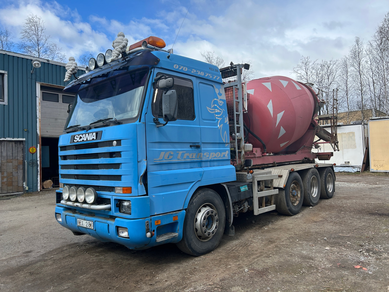 Scania R143HL6W2L42046 - Xe tải nâng móc: hình 1 Scania R143HL6W2L42046 - Xe tải nâng móc: hình 1