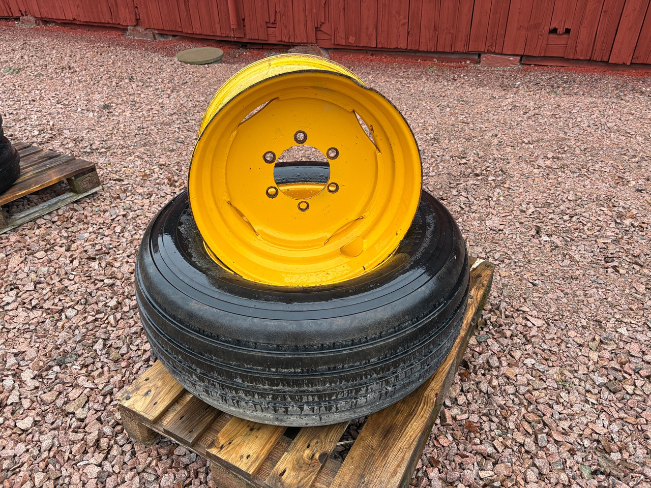 Trelleborg 400-22,5 - Lốp cho Máy móc nông nghiệp: hình 1 Trelleborg 400-22,5 - Lốp cho Máy móc nông nghiệp: hình 1