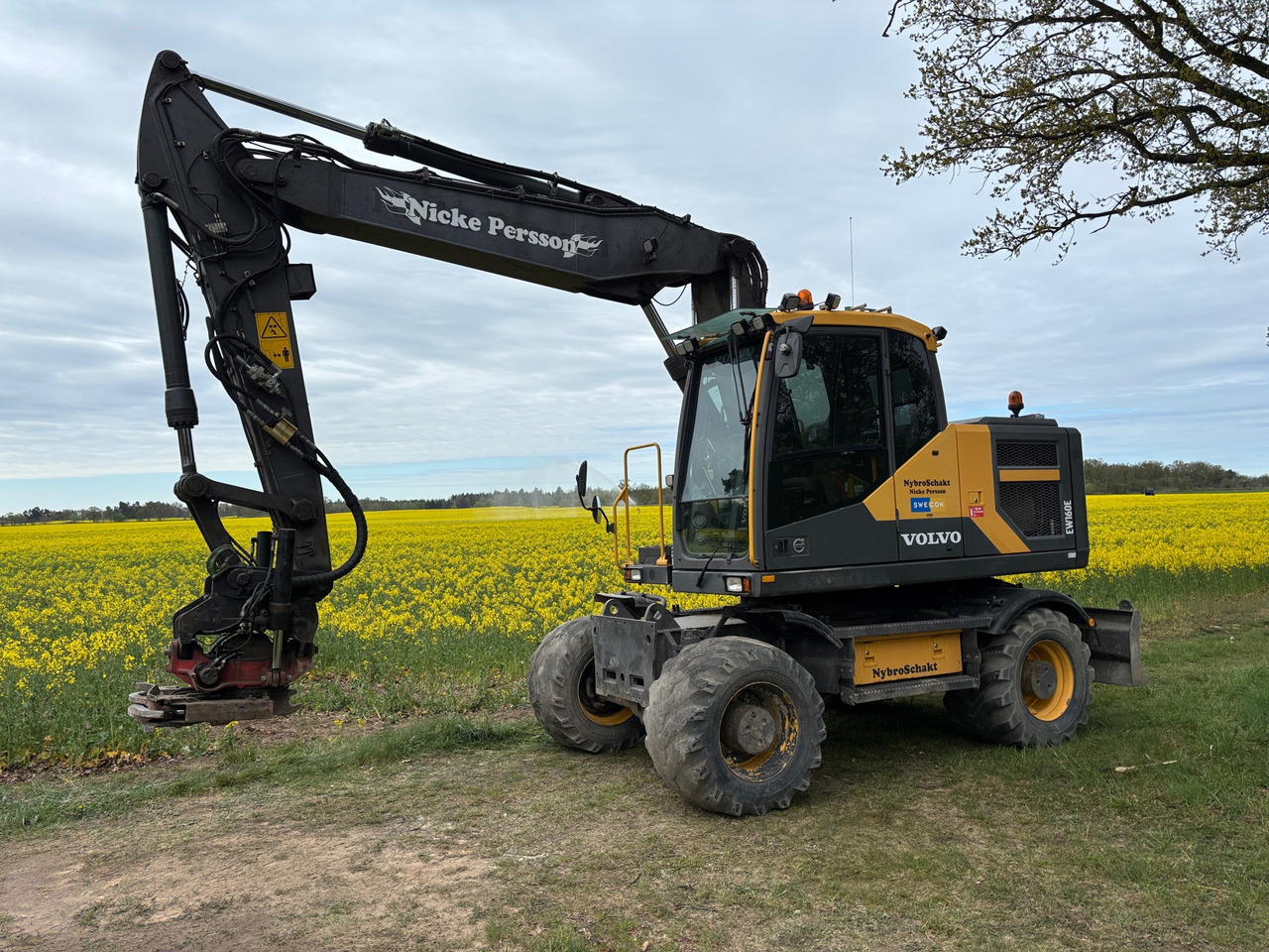 Volvo EW160E - Máy xúc: hình 1 Volvo EW160E - Máy xúc: hình 1