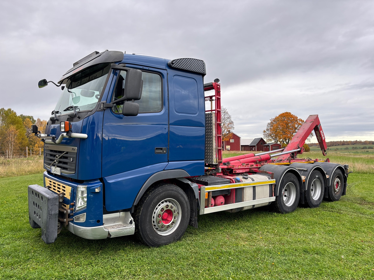 Volvo FH 12.8 - Xe tải nâng móc: hình 1 Volvo FH 12.8 - Xe tải nâng móc: hình 1