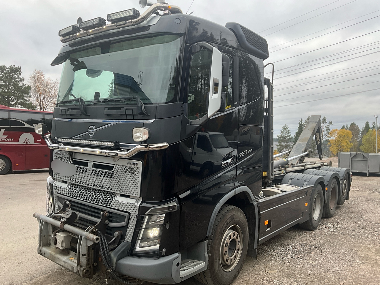 Volvo FH16 Tridem - Xe tải nâng móc: hình 1 Volvo FH16 Tridem - Xe tải nâng móc: hình 1