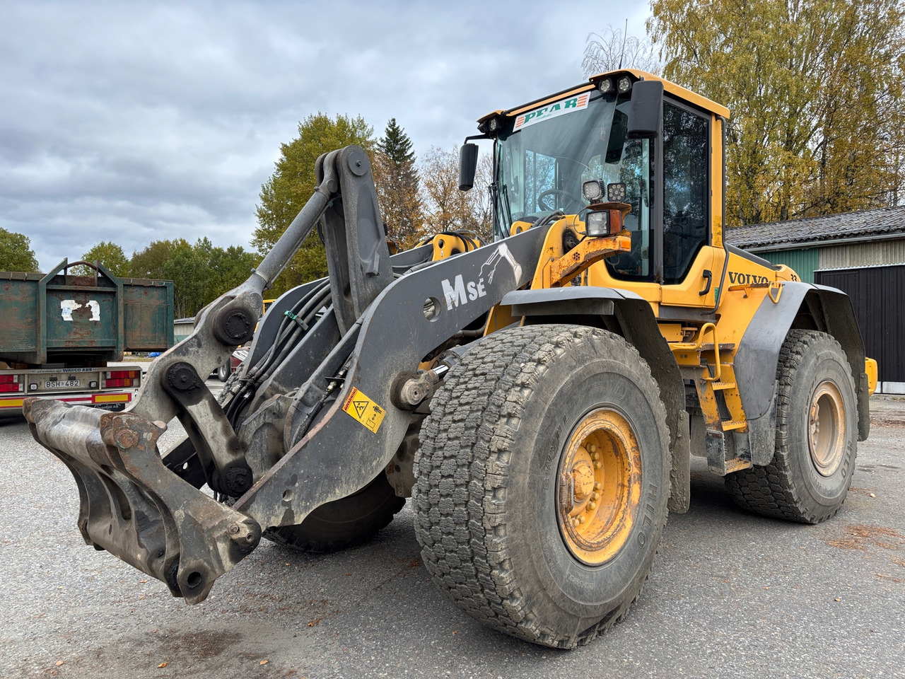 Volvo L110 F - Máy xúc lật bánh lốp: hình 1 Volvo L110 F - Máy xúc lật bánh lốp: hình 1