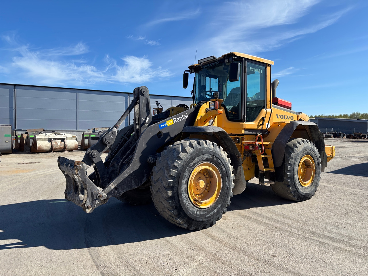 Volvo L110F - Máy xúc lật bánh lốp: hình 1 Volvo L110F - Máy xúc lật bánh lốp: hình 1