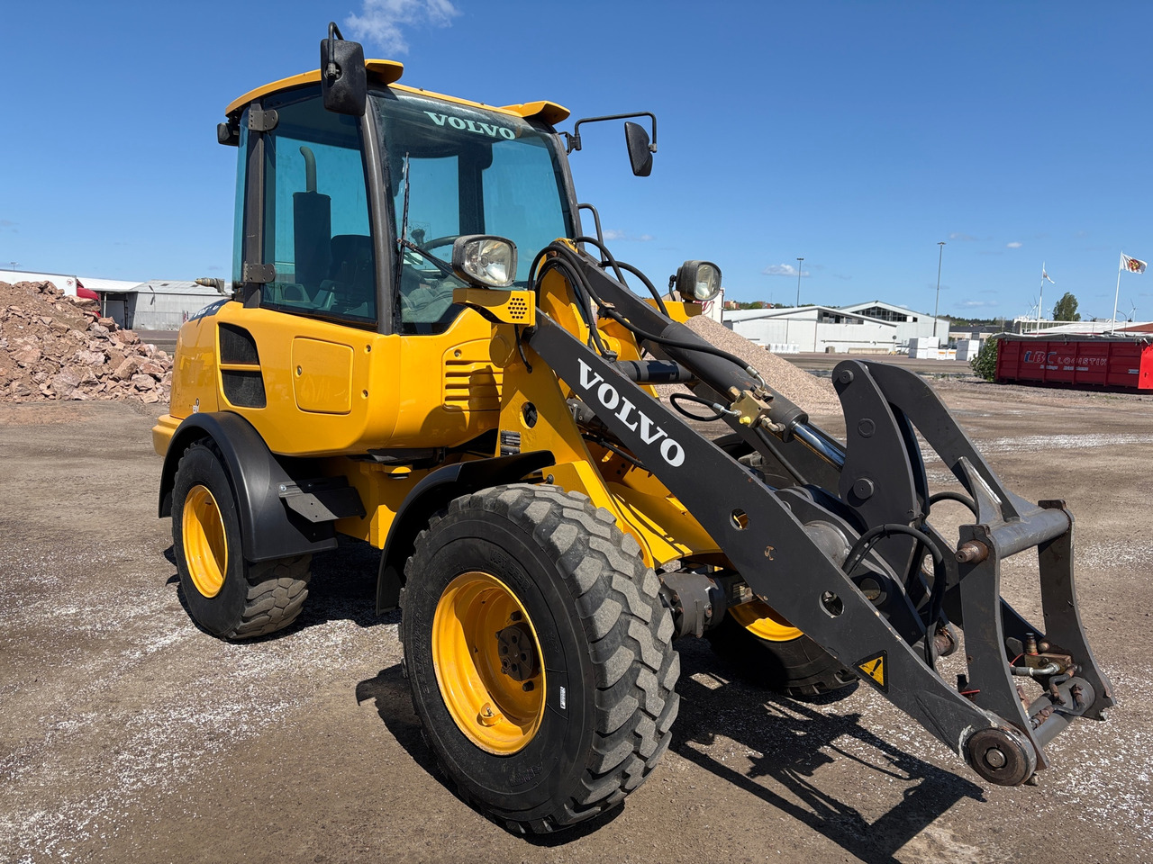 Volvo L25F - Máy xúc lật bánh lốp: hình 1 Volvo L25F - Máy xúc lật bánh lốp: hình 1