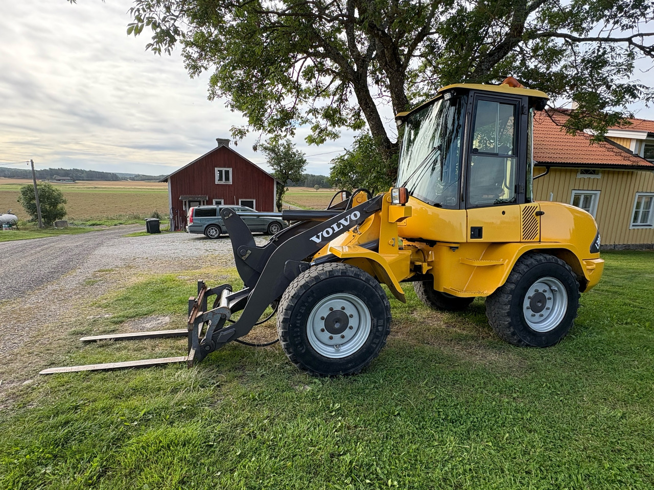 Volvo L30B-Z - Máy xúc lật bánh lốp: hình 1 Volvo L30B-Z - Máy xúc lật bánh lốp: hình 1