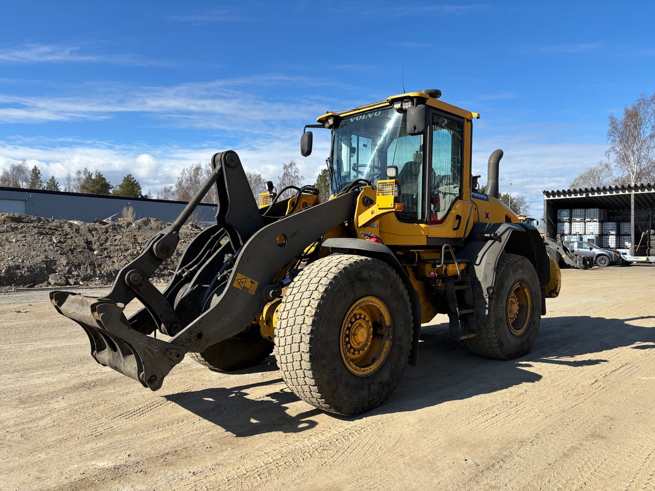 Volvo L90G - Máy xúc lật bánh lốp: hình 1 Volvo L90G - Máy xúc lật bánh lốp: hình 1