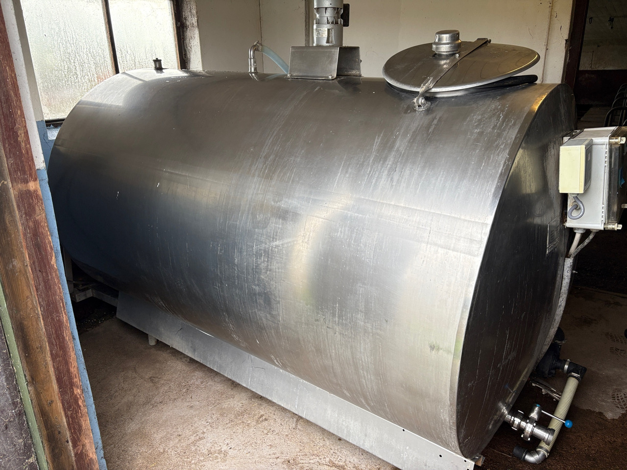 Wedholms DF853 AD (2500L) - Trang thiết bị gia súc: hình 1 Wedholms DF853 AD (2500L) - Trang thiết bị gia súc: hình 1