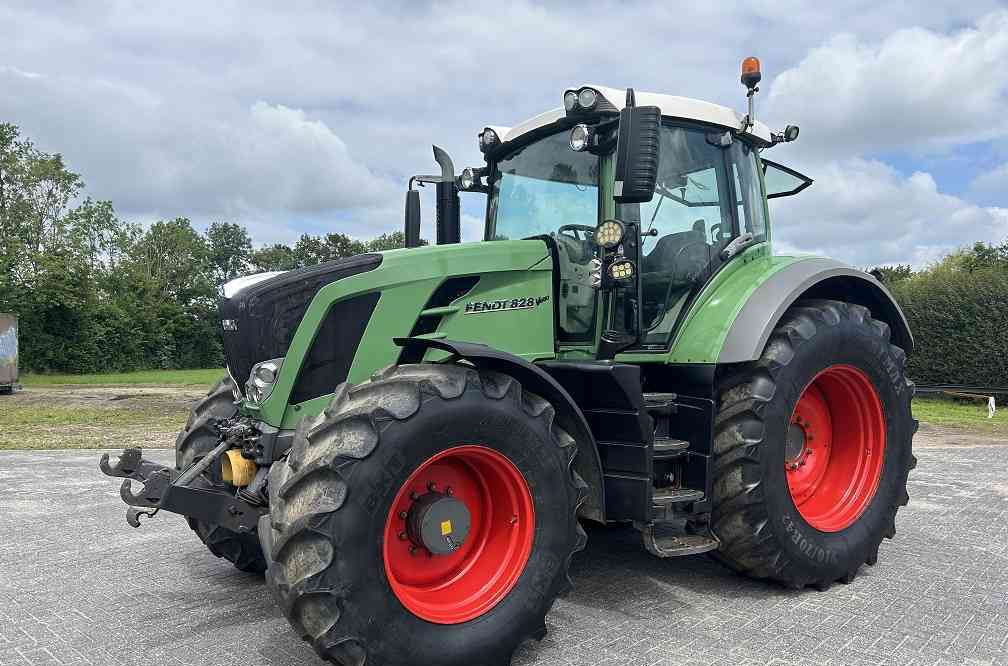 Fendt 828 vario profi scr - Máy cày: hình 1 Fendt 828 vario profi scr - Máy cày: hình 1