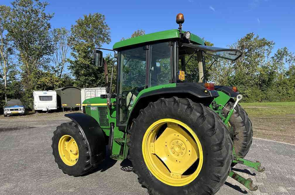 John Deere 6210 - Máy cày: hình 2 John Deere 6210 - Máy cày: hình 2