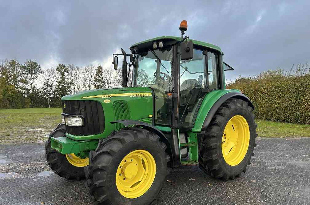 John Deere 6220 premium, 7500 uur MARGEPRIJS - Máy cày: hình 1 John Deere 6220 premium, 7500 uur MARGEPRIJS - Máy cày: hình 1