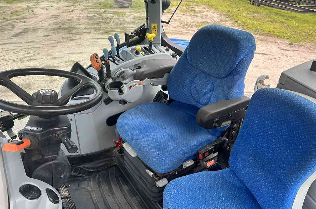 New Holland T7.260 pc - Máy cày: hình 5 New Holland T7.260 pc - Máy cày: hình 5