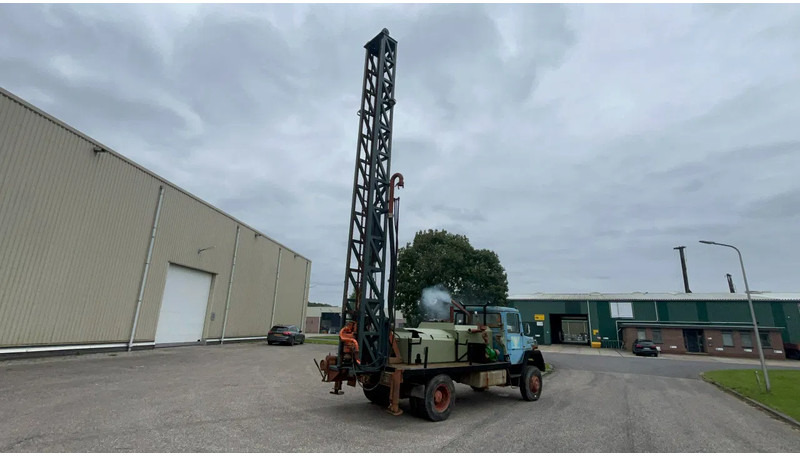 Bomag Iveco magirus 160D15 4x4 Bomag B300 Bohrgerat Drilling machine - Giàn khoan: hình 2 Bomag Iveco magirus 160D15 4x4 Bomag B300 Bohrgerat Drilling machine - Giàn khoan: hình 2