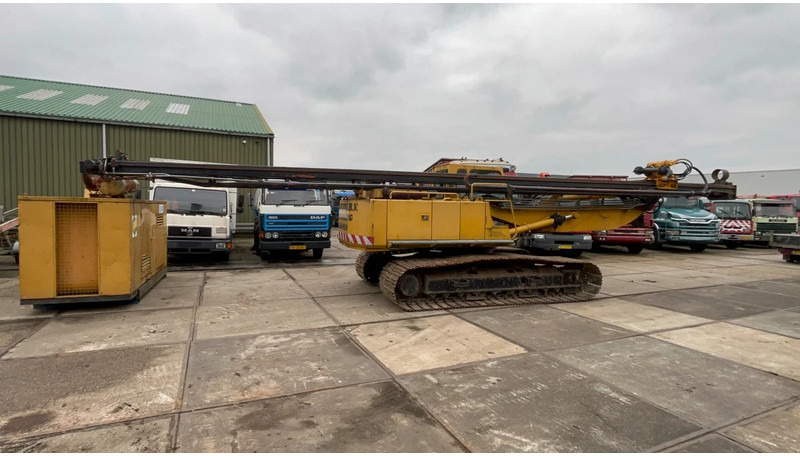 JCB JS 200 LC - Giàn khoan: hình 2 JCB JS 200 LC - Giàn khoan: hình 2