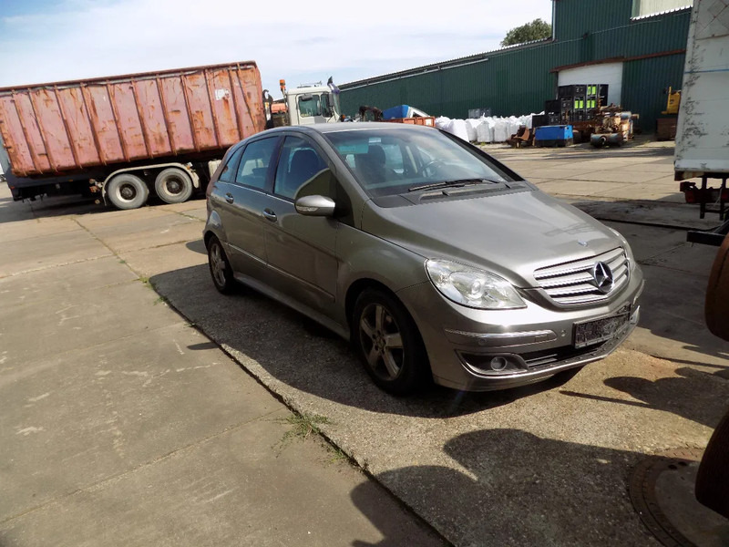 Mercedes-Benz B-Klasse 200 CDI - Xe hơi: hình 1 Mercedes-Benz B-Klasse 200 CDI - Xe hơi: hình 1