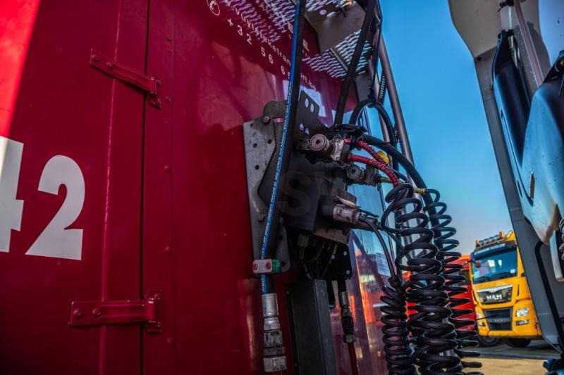 KRAKER WALKING FLOOR CF 200-92 m3 - Sơ mi rơ moóc sàn đi bộ: hình 5 KRAKER WALKING FLOOR CF 200-92 m3 - Sơ mi rơ moóc sàn đi bộ: hình 5