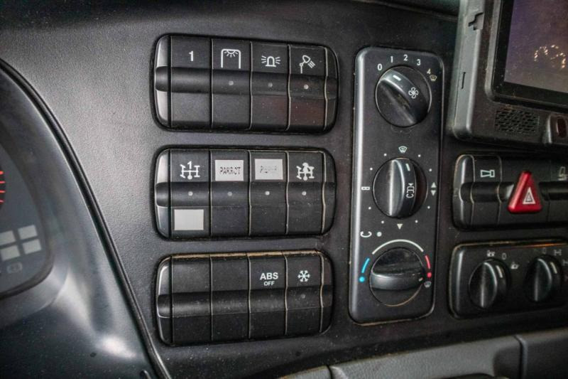 Xe ben, Xe cẩu tự hành Mercedes ACTROS 3344 AK - HMF1643 Z2: hình 10 Xe ben, Xe cẩu tự hành Mercedes ACTROS 3344 AK - HMF1643 Z2: hình 10