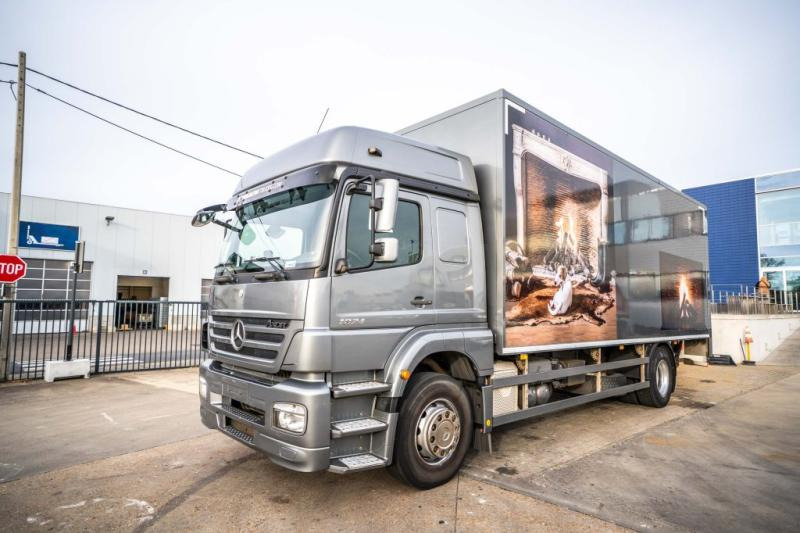 Mercedes AXOR 1824 L - 132 150 KM - Xe tải hộp: hình 1 Mercedes AXOR 1824 L - 132 150 KM - Xe tải hộp: hình 1