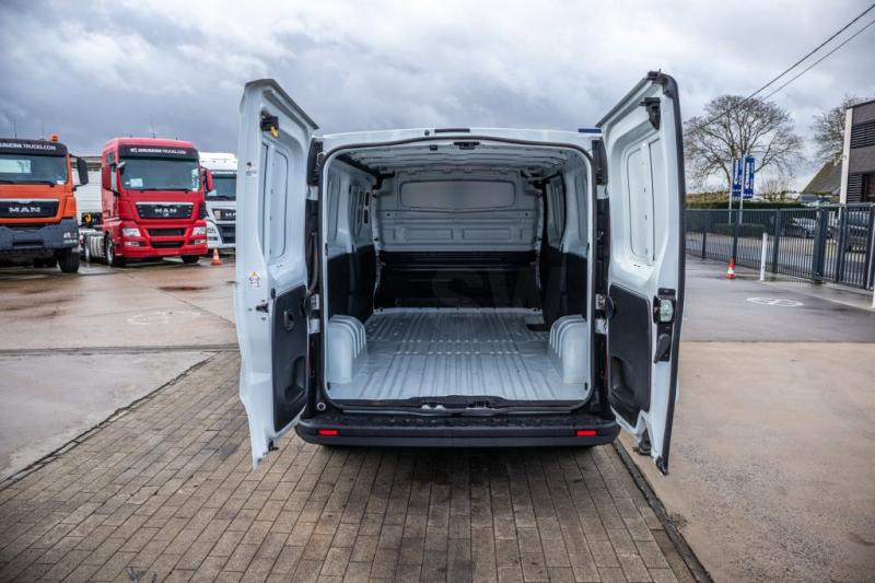 Nissan Primastar - Xe van nhỏ gọn: hình 5 Nissan Primastar - Xe van nhỏ gọn: hình 5