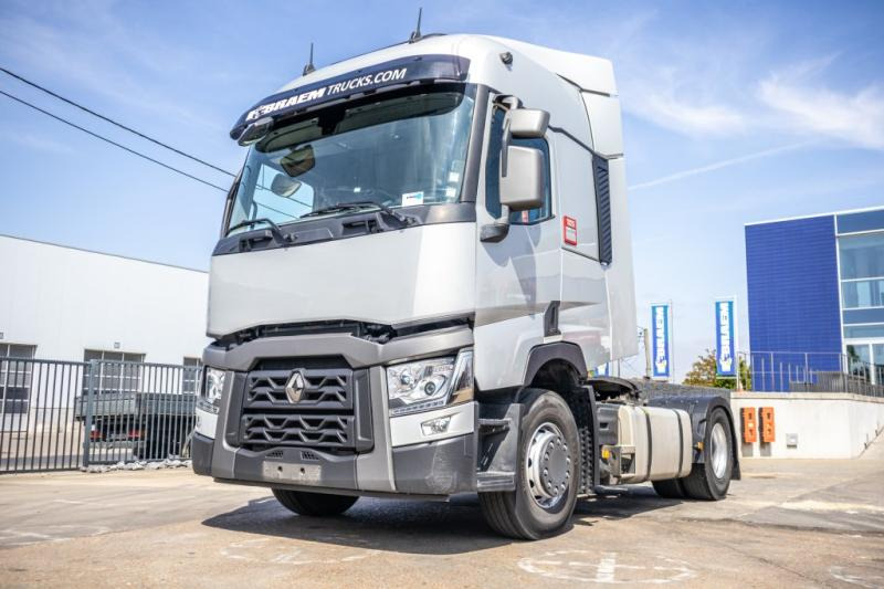 Renault T440 - Xe đầu kéo: hình 1 Renault T440 - Xe đầu kéo: hình 1