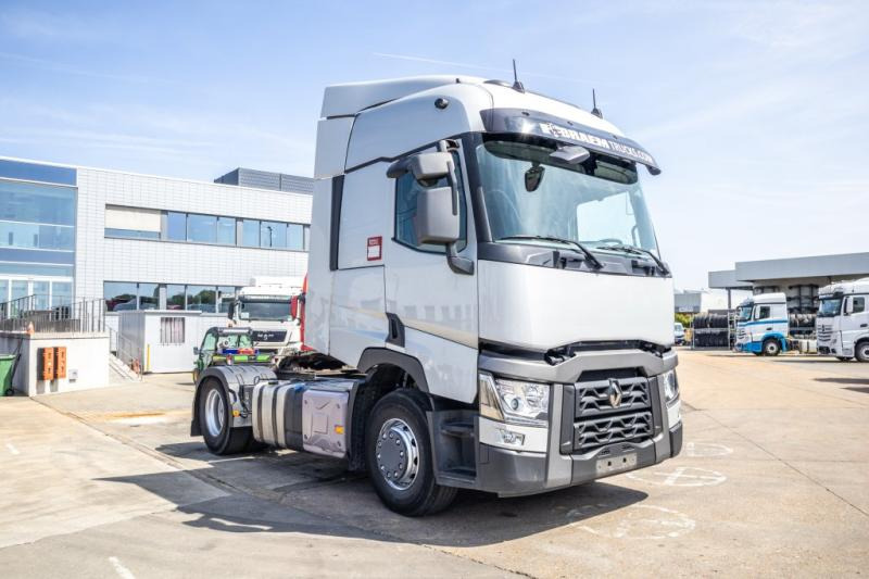 Renault T440 - Xe đầu kéo: hình 2 Renault T440 - Xe đầu kéo: hình 2