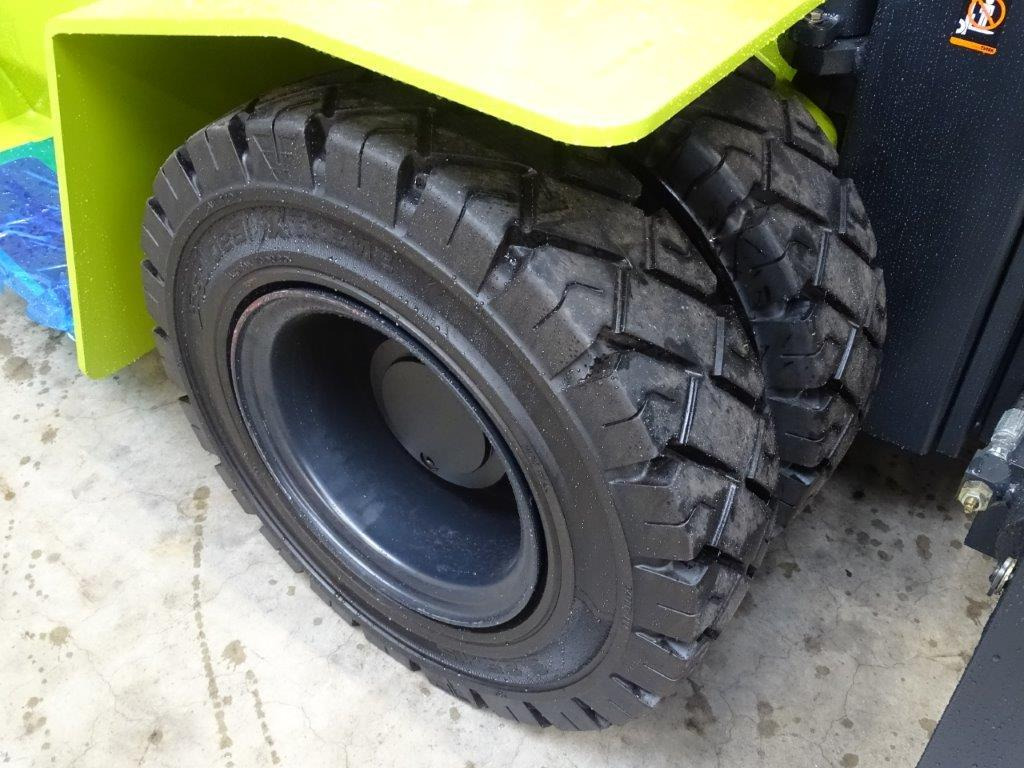 Clark C80D900 - TRIPLEX - NEU - Xe nâng diesel: hình 2 Clark C80D900 - TRIPLEX - NEU - Xe nâng diesel: hình 2