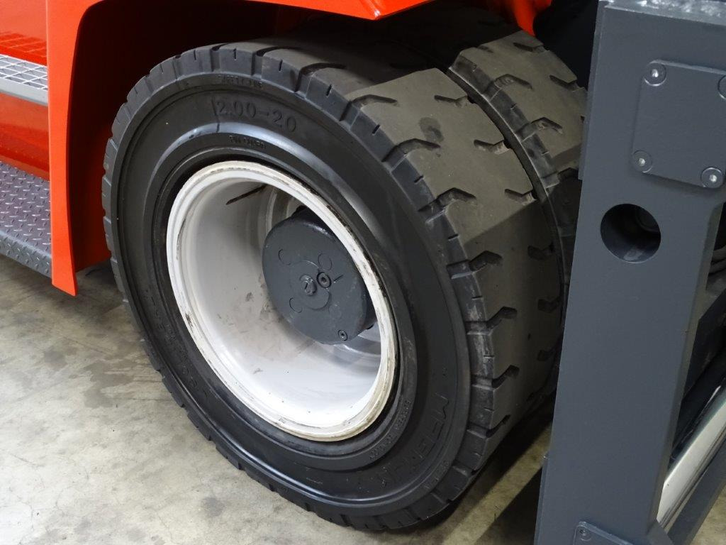 Kalmar DCE120-6 - Empty Containers Handler - Xe nâng diesel: hình 5 Kalmar DCE120-6 - Empty Containers Handler - Xe nâng diesel: hình 5