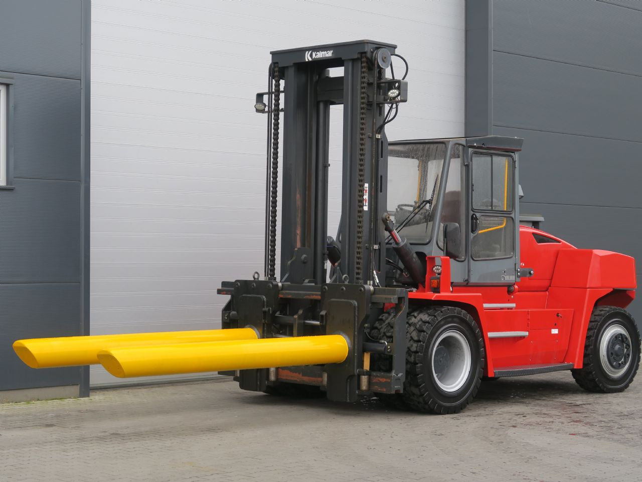Kalmar DCG150-12 - DORN - Xe nâng diesel: hình 1 Kalmar DCG150-12 - DORN - Xe nâng diesel: hình 1