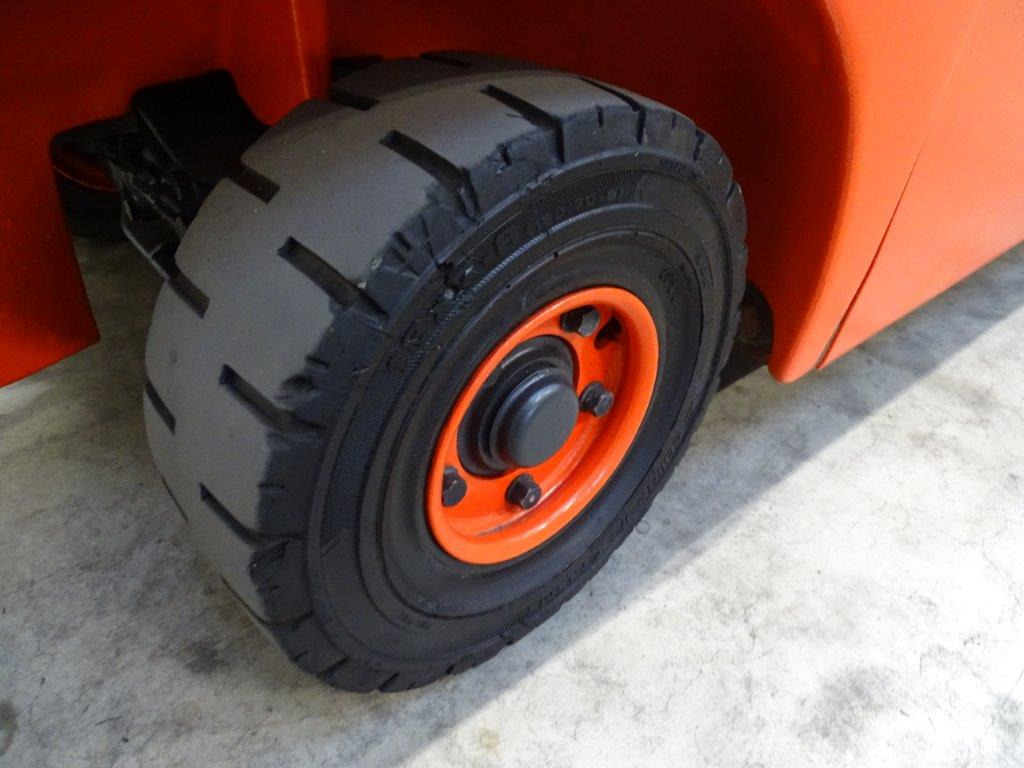 Linde H18D-01 - TRIPLEX - Xe nâng diesel: hình 2 Linde H18D-01 - TRIPLEX - Xe nâng diesel: hình 2