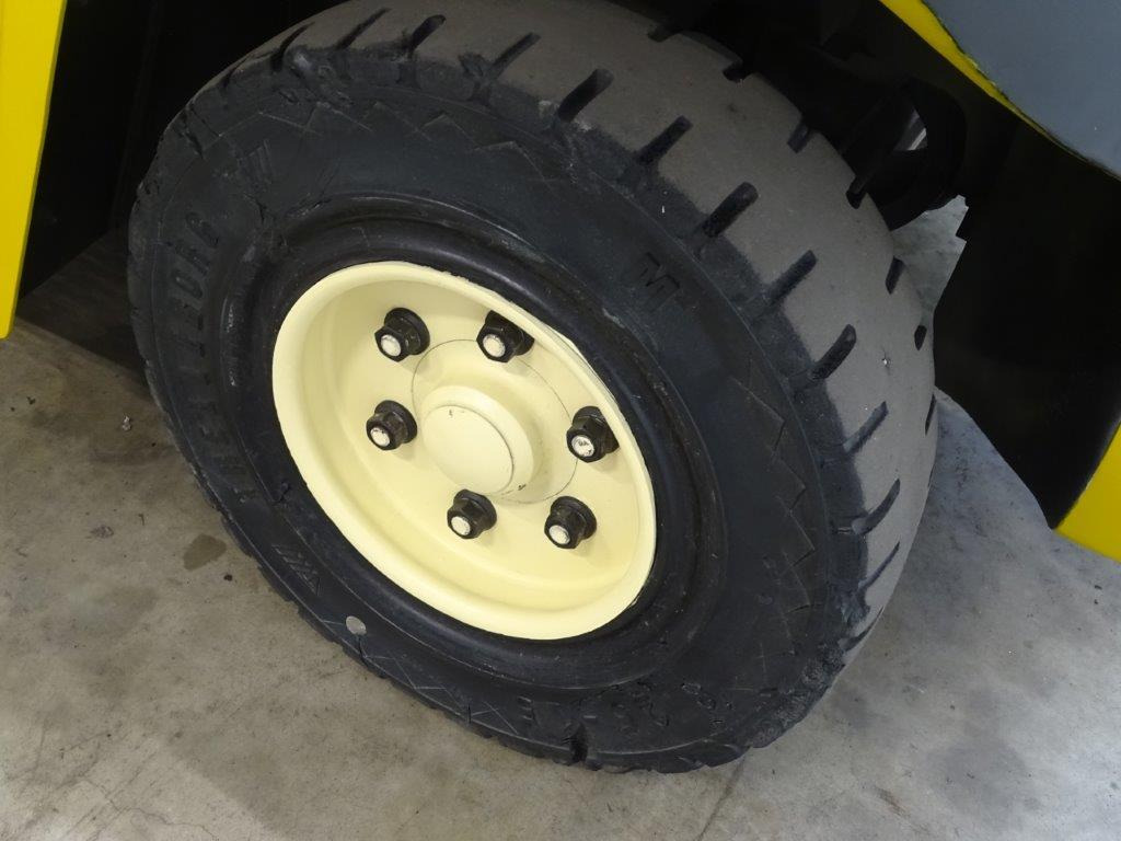 Yale GDP70VX - Xe nâng diesel: hình 2 Yale GDP70VX - Xe nâng diesel: hình 2