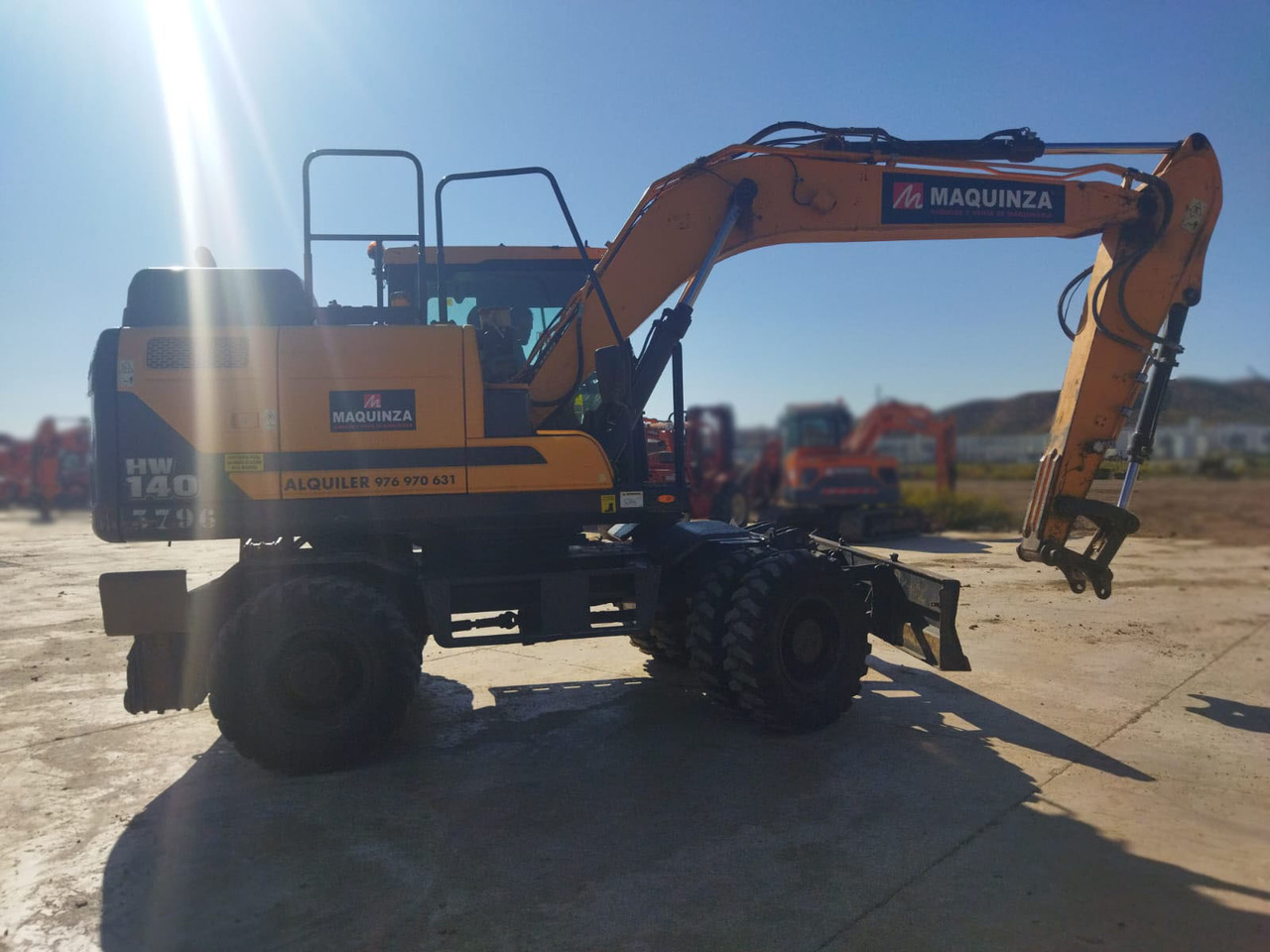 HYUNDAI HW140 - Máy xúc bánh lốp: hình 3 HYUNDAI HW140 - Máy xúc bánh lốp: hình 3