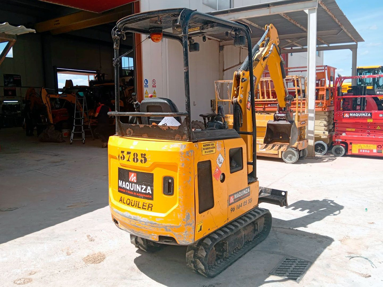 JCB 15C - Máy xúc mini: hình 2 JCB 15C - Máy xúc mini: hình 2