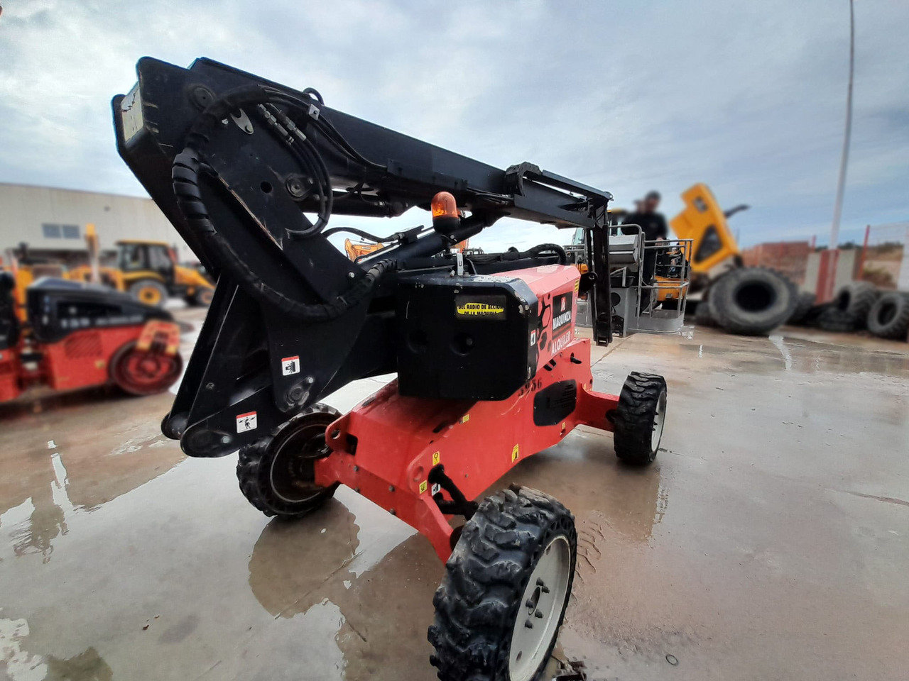 MANITOU MAN GO 12 - Xe nâng người nhiều khớp nối: hình 5 MANITOU MAN GO 12 - Xe nâng người nhiều khớp nối: hình 5
