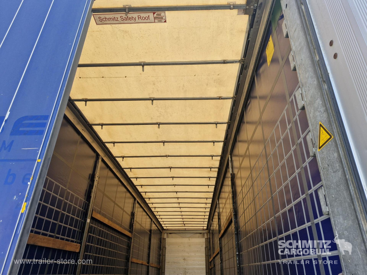 SCHMITZ Curtainsider Varios - Sơ mi rơ moóc mui bạt: hình 4 SCHMITZ Curtainsider Varios - Sơ mi rơ moóc mui bạt: hình 4