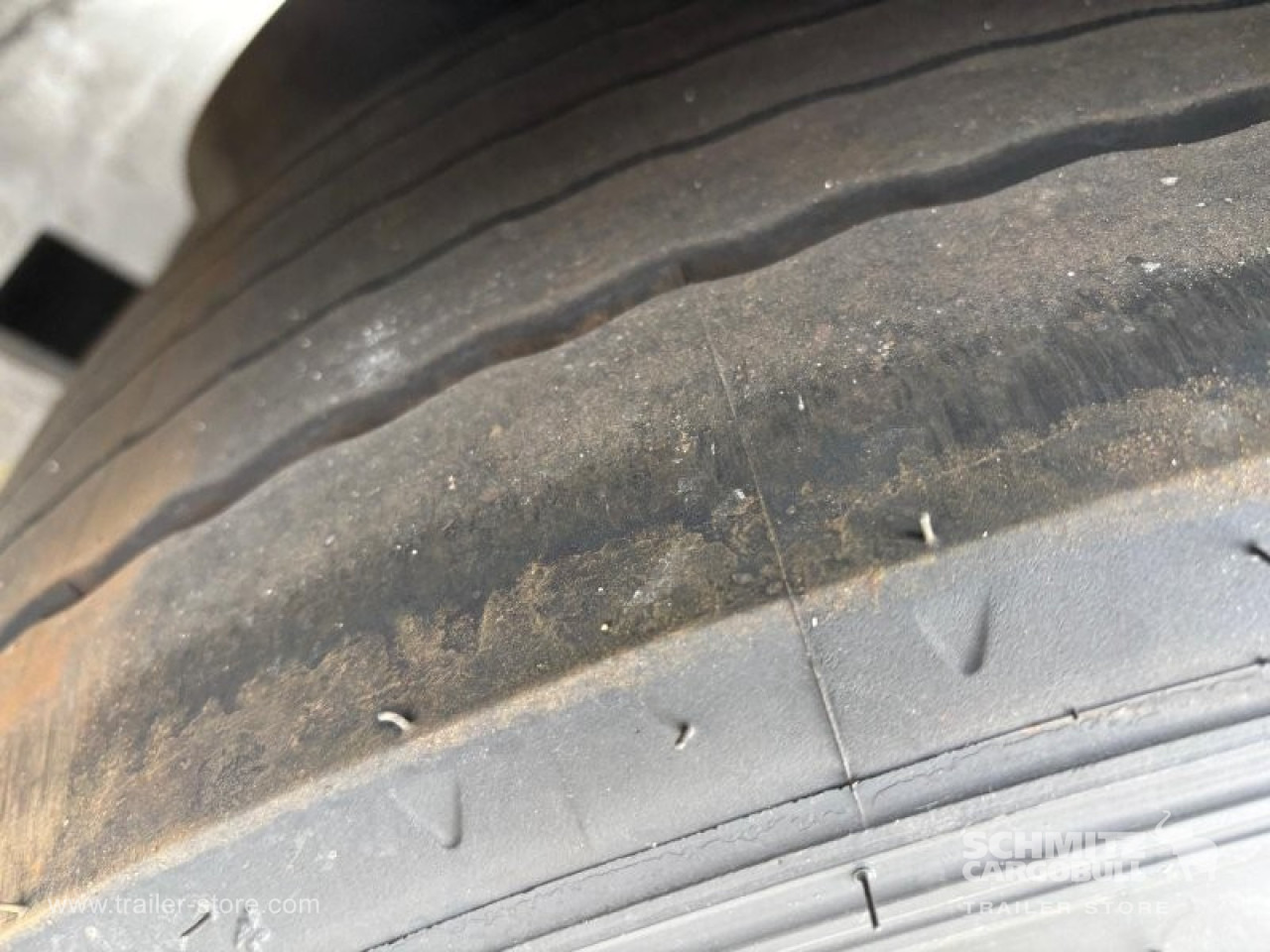 SCHMITZ Curtainsider Varios - Sơ mi rơ moóc mui bạt: hình 2 SCHMITZ Curtainsider Varios - Sơ mi rơ moóc mui bạt: hình 2