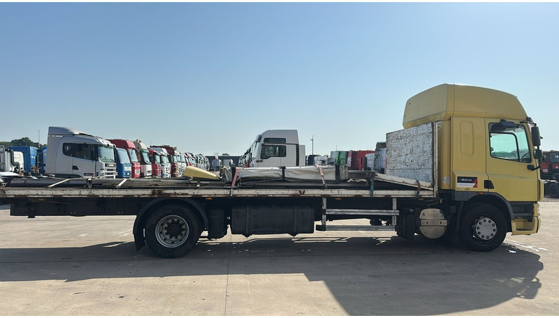 DAF 75 CF 310 (GOOD CONDITION / POSSIBLE AS BOX WITH CURTAIN / BONNE ETAT) - Xe tải thùng lửng/ Phẳng: hình 4 DAF 75 CF 310 (GOOD CONDITION / POSSIBLE AS BOX WITH CURTAIN / BONNE ETAT) - Xe tải thùng lửng/ Phẳng: hình 4
